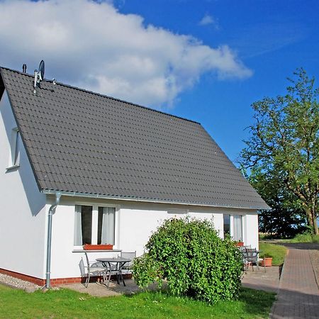 Ferienwohnungen im Haus am Deich Middelhagen Exterior foto